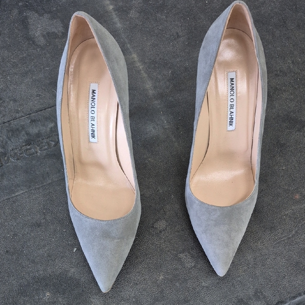 Manolo Blahnik Gray Suede Heels Timeless Design